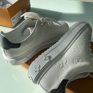 Louis Vuitton Time Out Sneakers 40